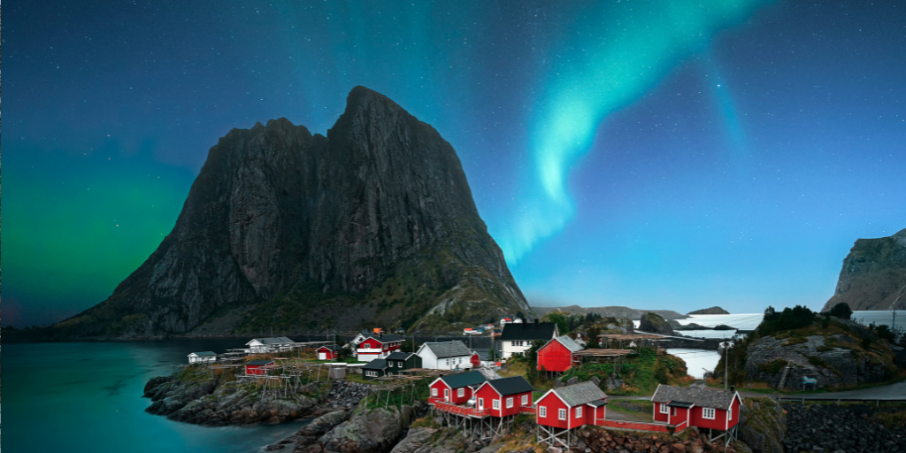 Things to Do in the Lofoten Archipelago: From the Midnight Sun to the Northern Lights